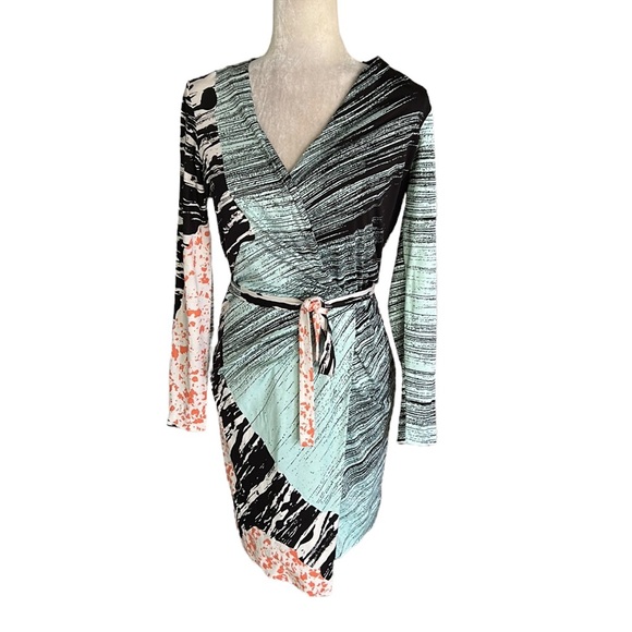 LN Diane Von Furstenberg Valencia Silk Pastel Wrap Mini Dress in Rockscape - 4 - Picture 6 of 16